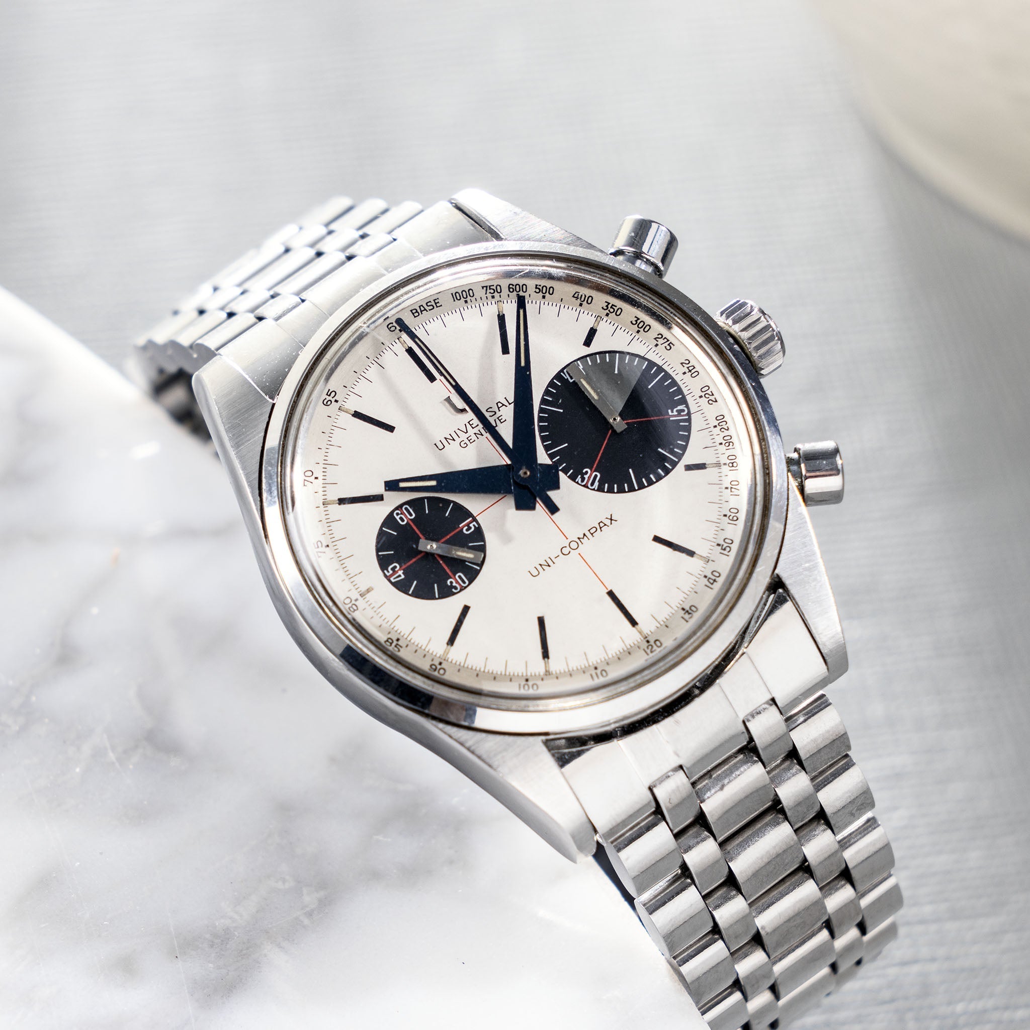 Universal Geneve Uni-Compax 884100/02 "Big Eye" White Dial