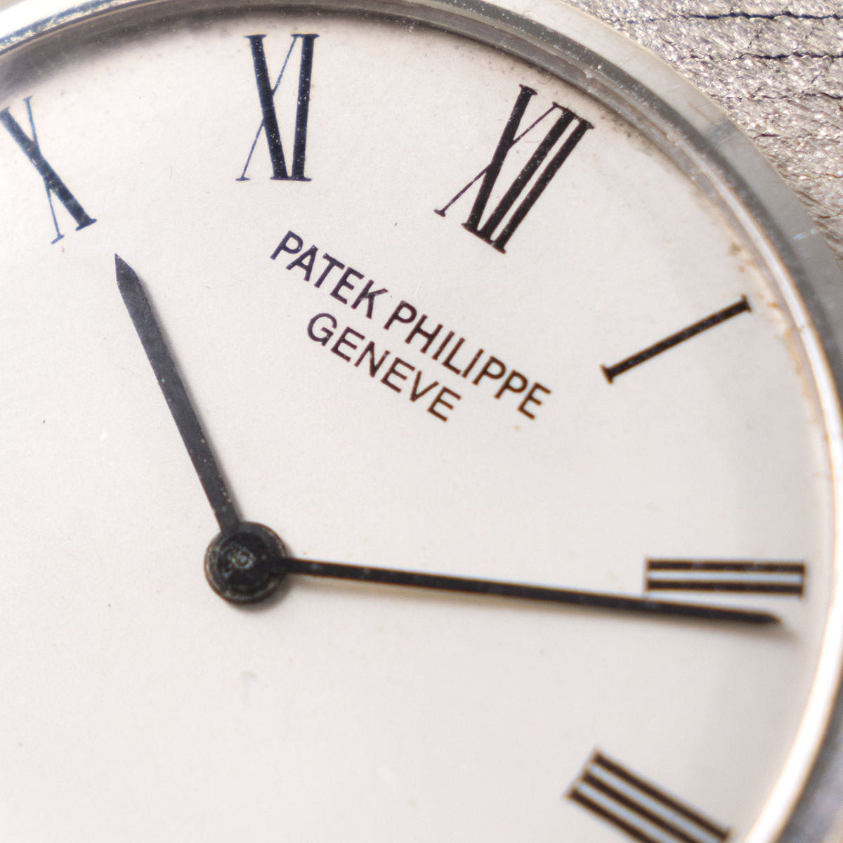 Patek Philippe Calatrava Silver dial in 18 k white gold with integrated bracelet ref 3513