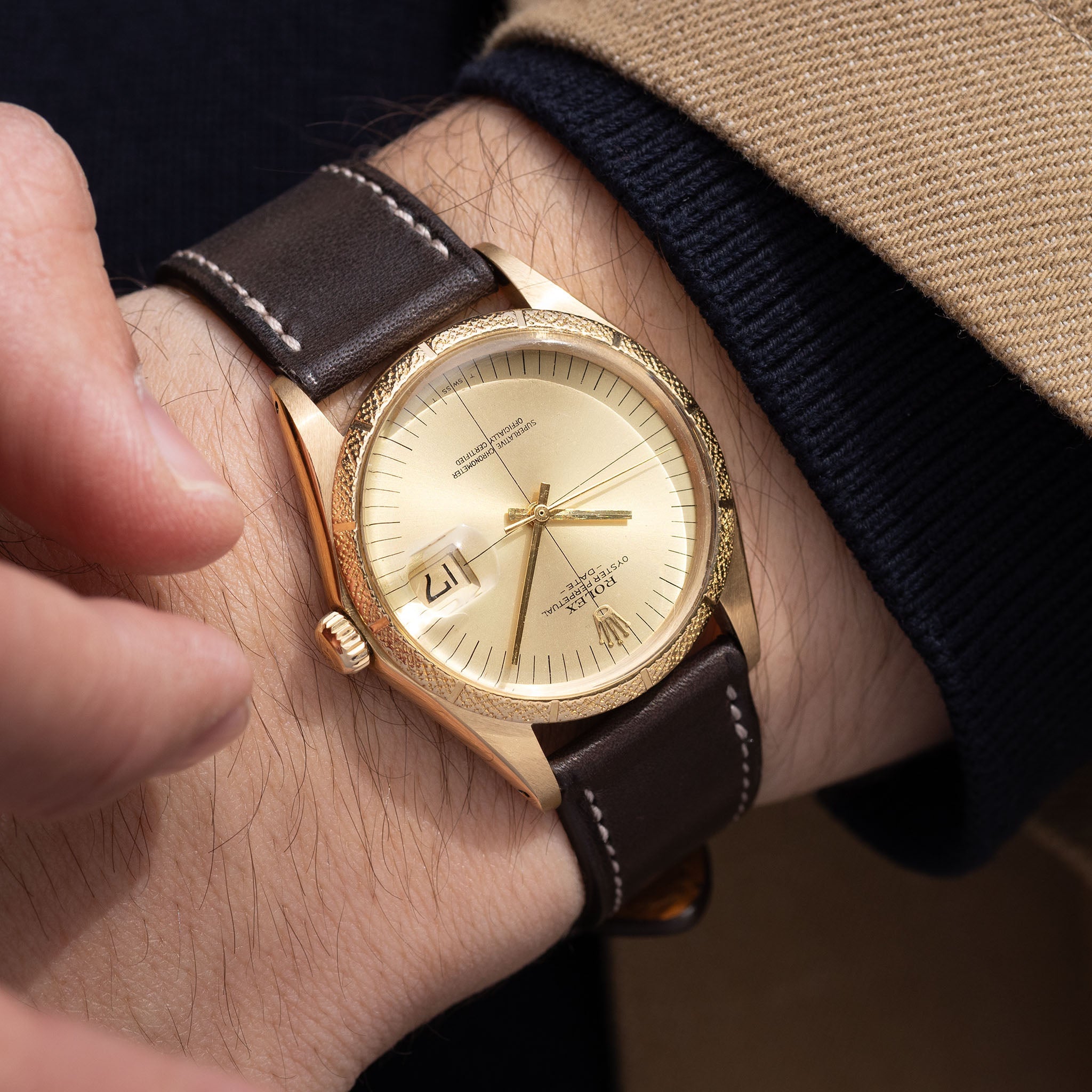 Rolex Oyster Perpetual Date Champagne dial Zephyr in 18 k yellow gold