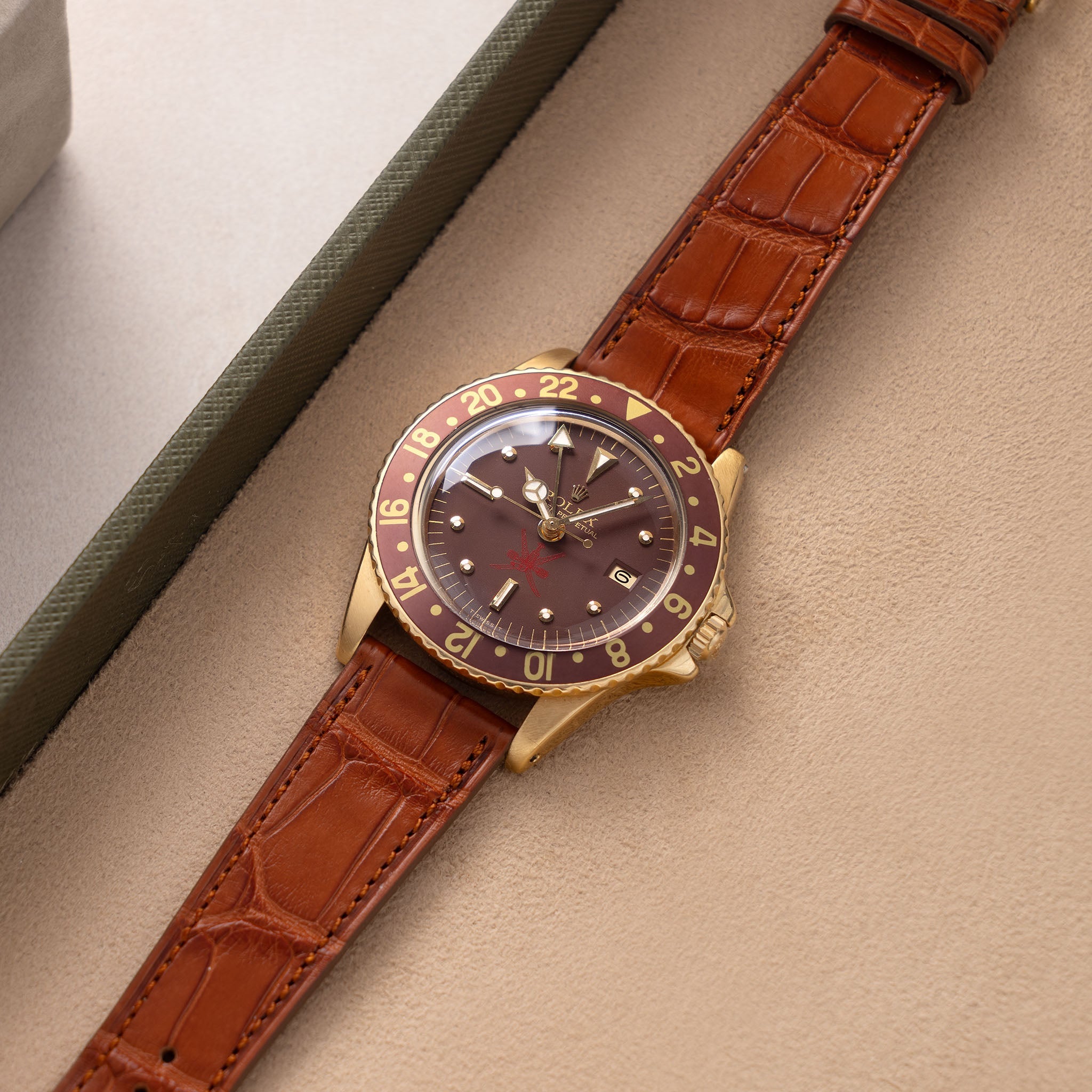 Rolex GMT-Master 1675/8 Unqiue Brown Khanjar Nipple Dial with Rolex Se