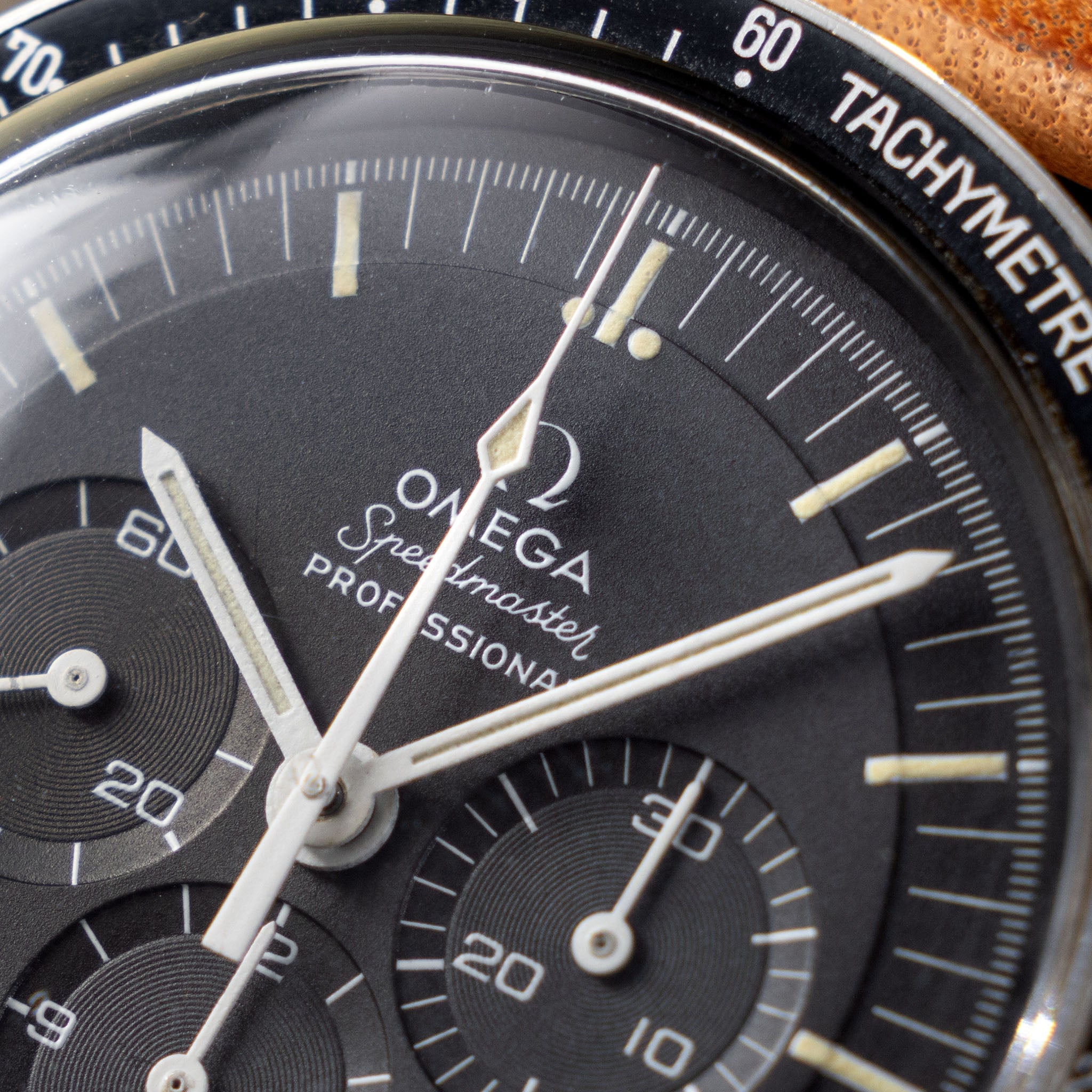 Omega Speedmaster 145.022-69ST Straight Writing with Original Box Papers and Extract of Archives