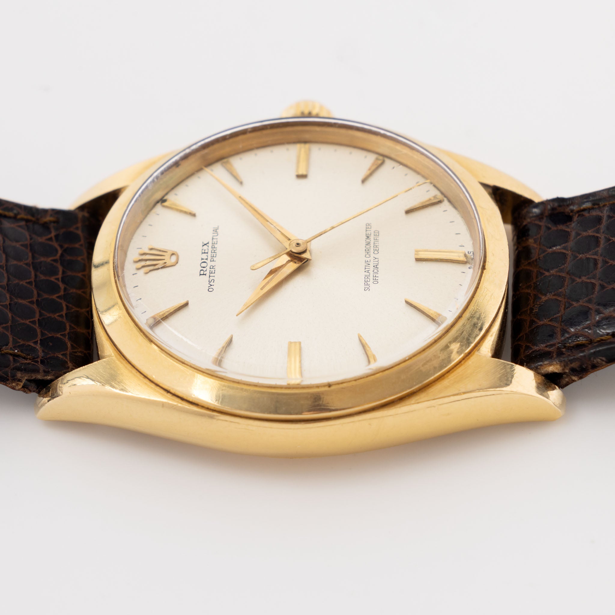 Rolex Oversized Oyster-Perpetual 1012 Silver Swiss Only Dial in 18k Yellow Gold - 36 mm