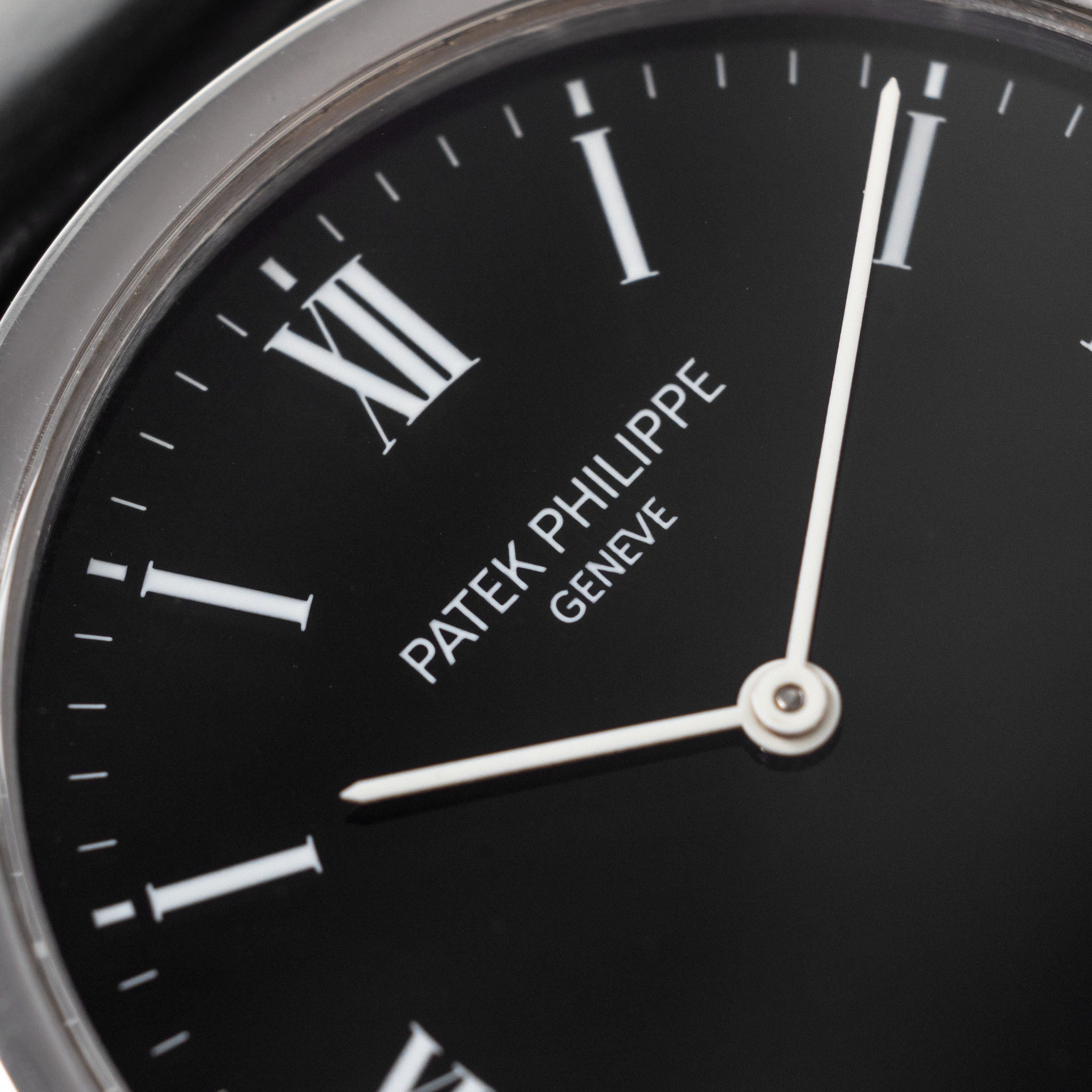 Patek Philippe Calatrava ref. 5026-011P Black Dial in Platinum Millennium limited Edition