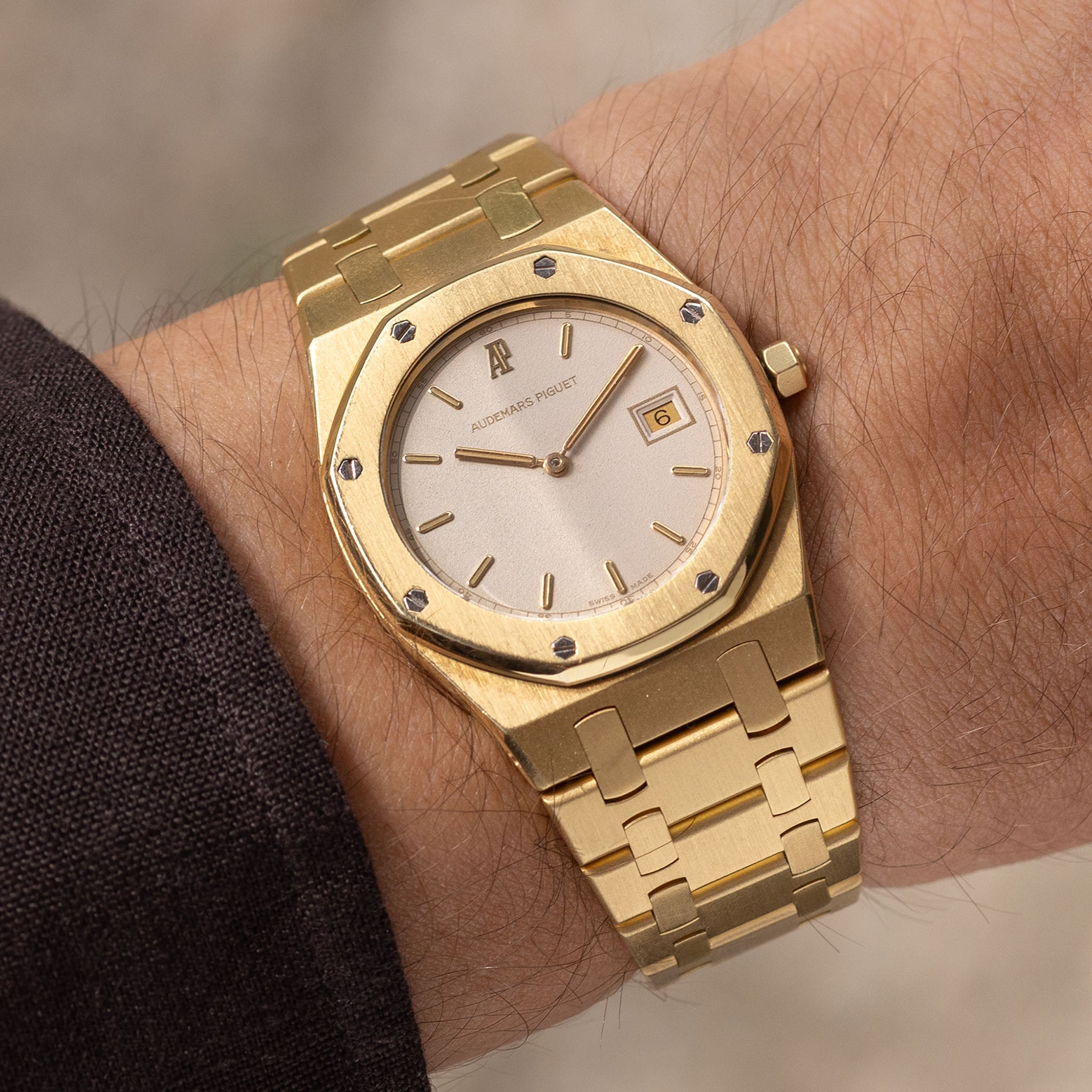 Audemars Piguet Royal-Oak Ultra Thin 56175BA in 18k Yellow Gold Cream Dial