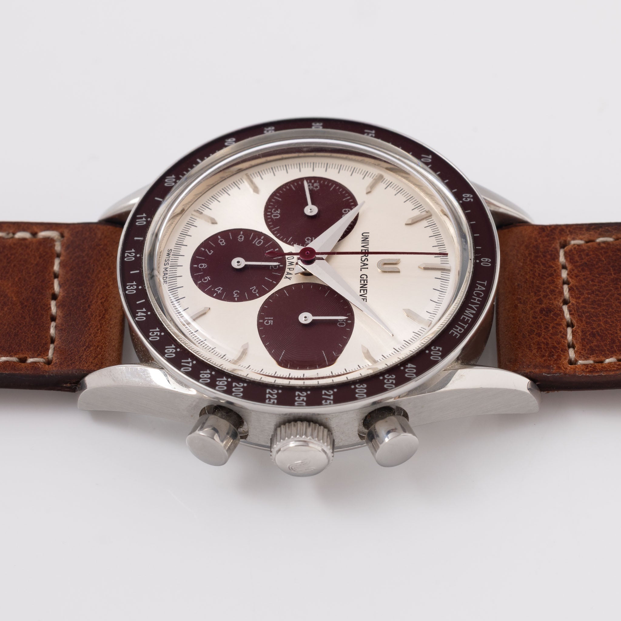 Universal Genève Compax Chronograph Silver Dial Burgundy ref. 884.485