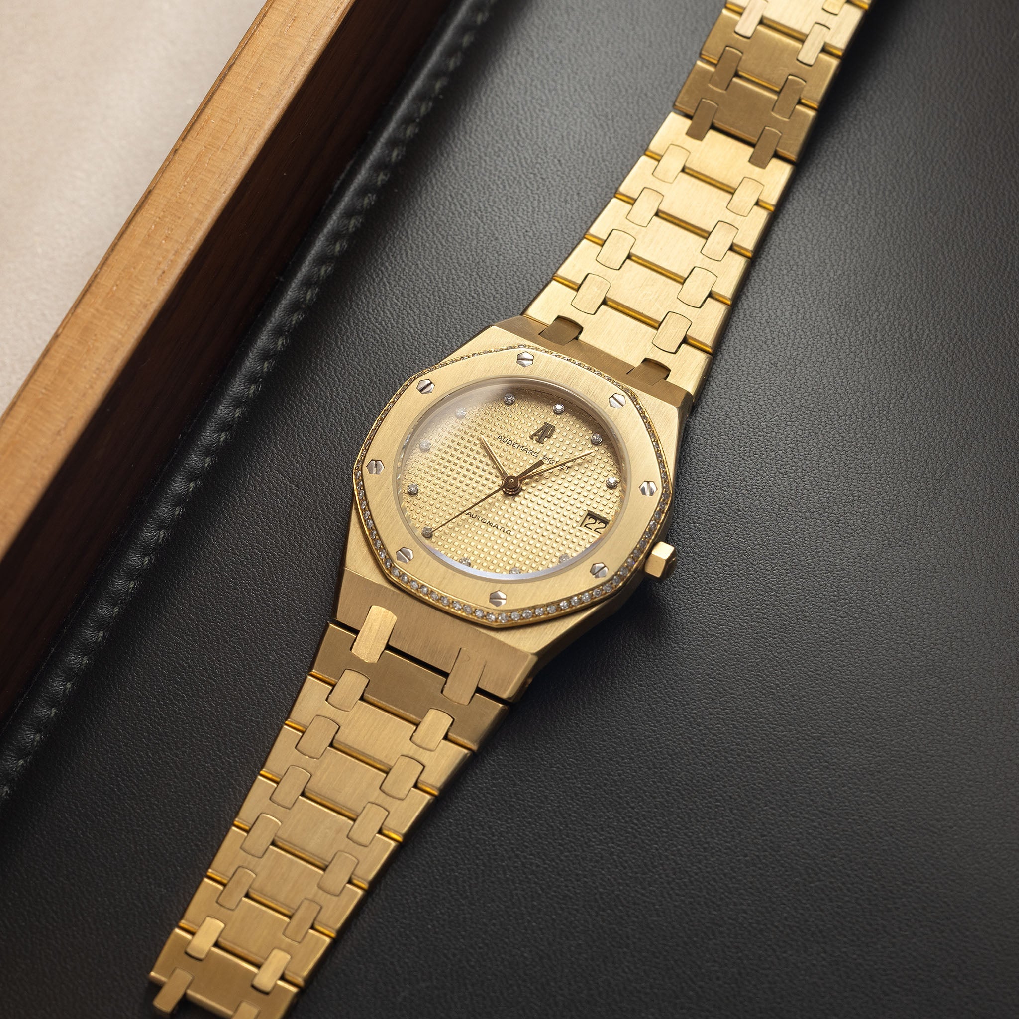 Audemars Piguet Royal Oak ref. 4153/477BA Brilliant Cut Diamond Bezel and Dial with Box and  Certificate of Origin