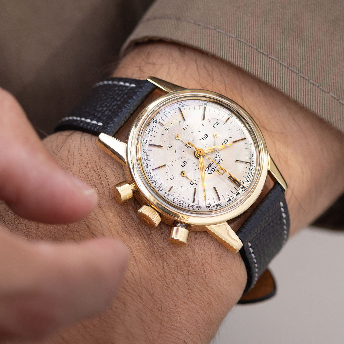 Omega Seamaster Cal.321 Chronograph Silver Dial in 18k Yellow Gold ref. 14904-62