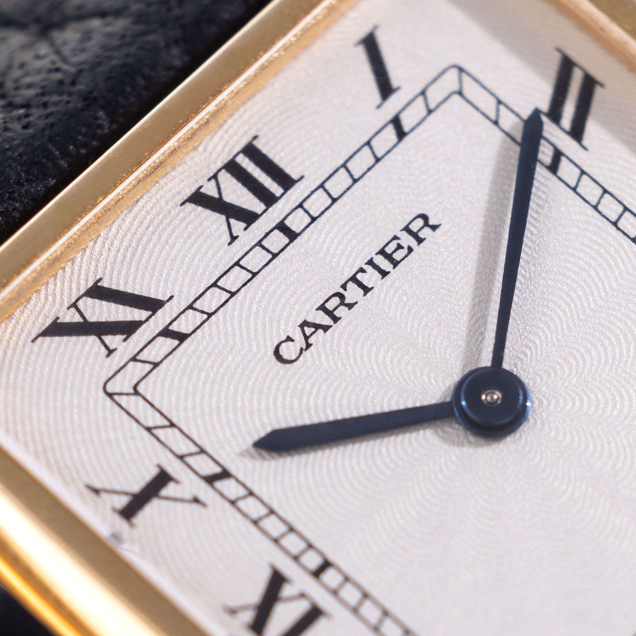 Cartier Tank Arrondie guiloché dial Mecanique Extra-Plate ref 896041