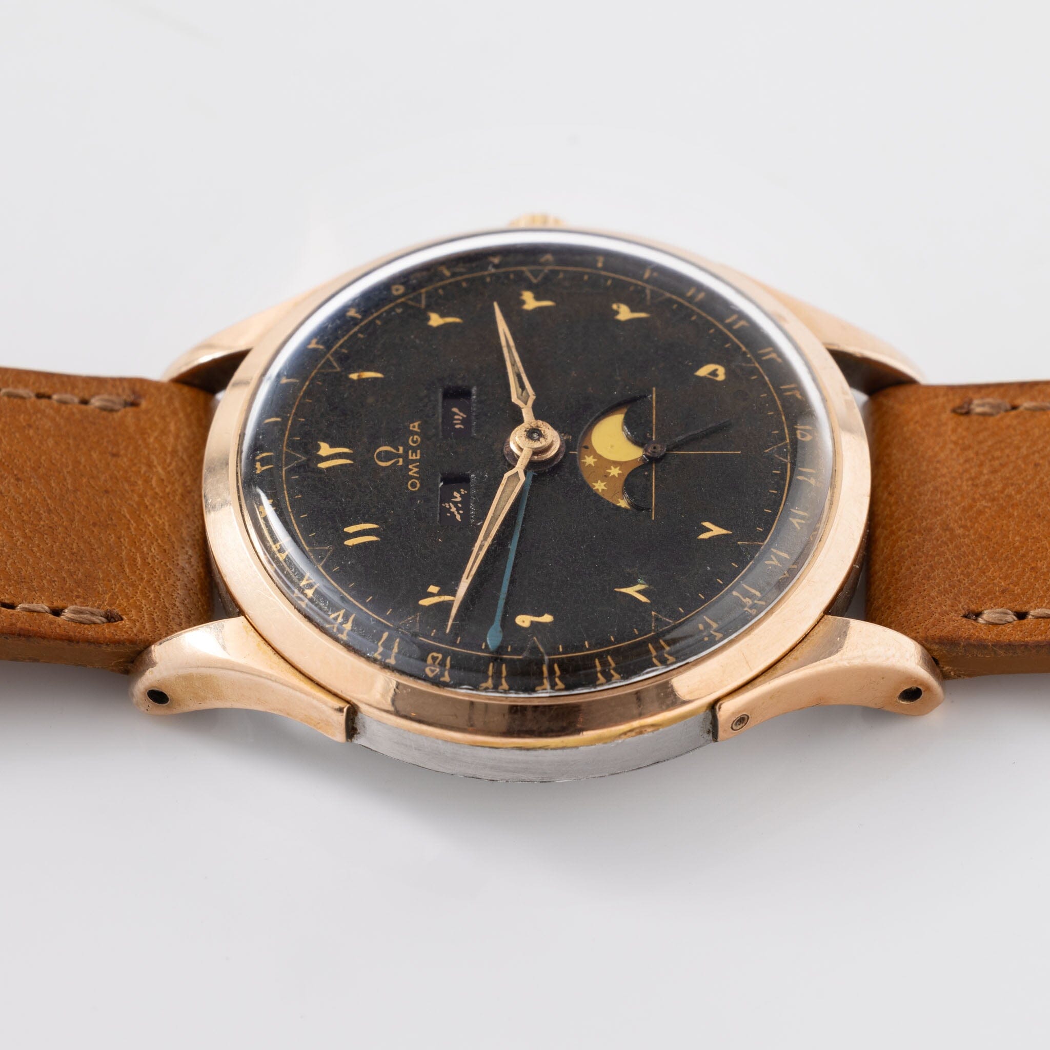 Omega cosmic moonphase shop annual calendar gold