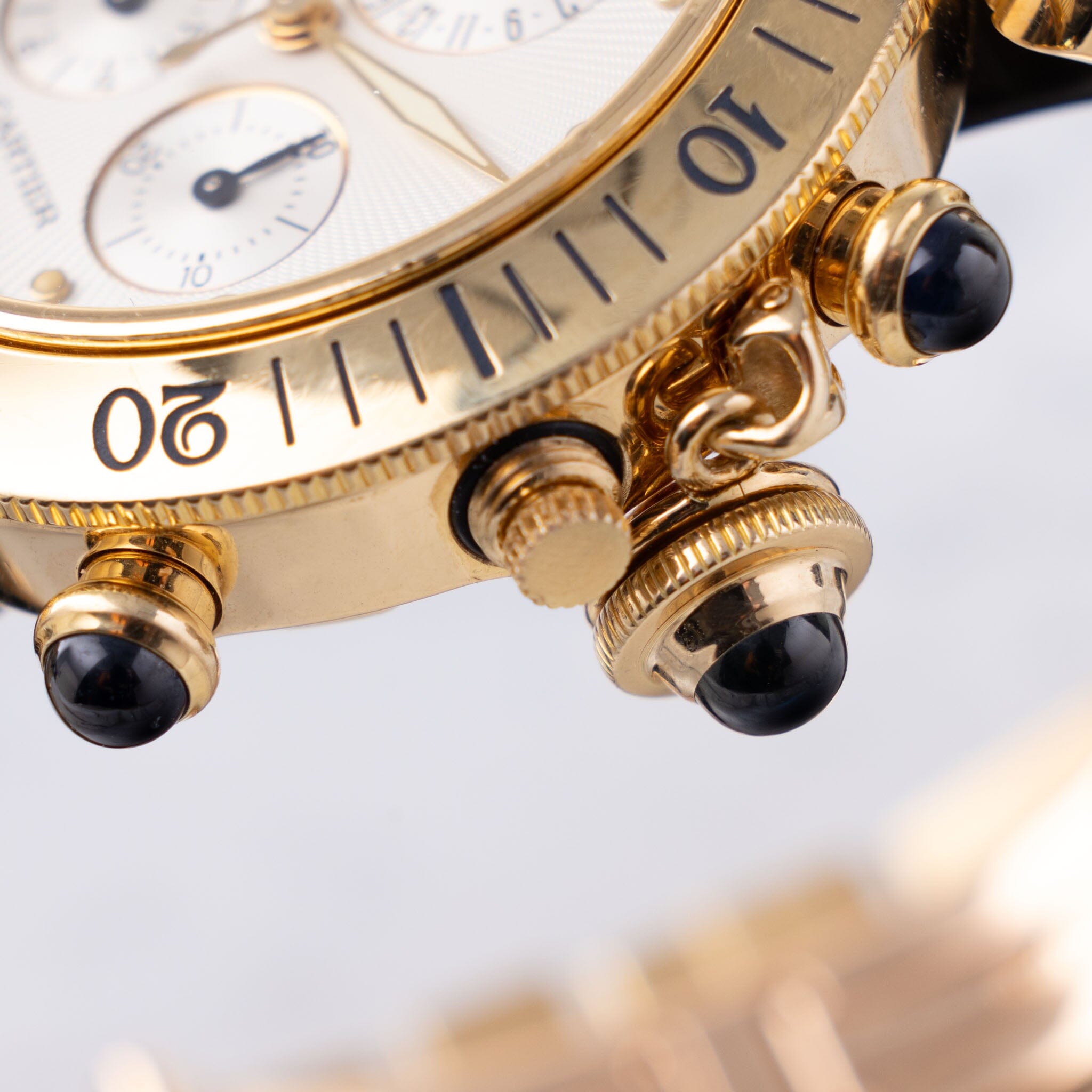 Cartier pasha 2025 chronograph gold