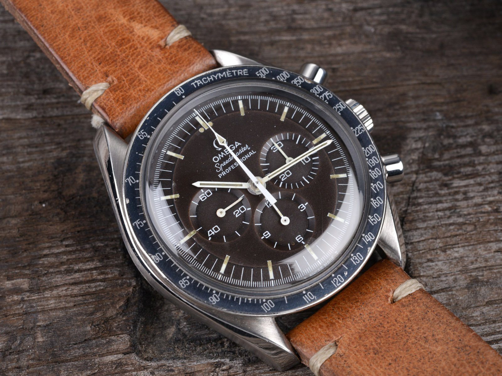 Speedmaster best sale tropical dial