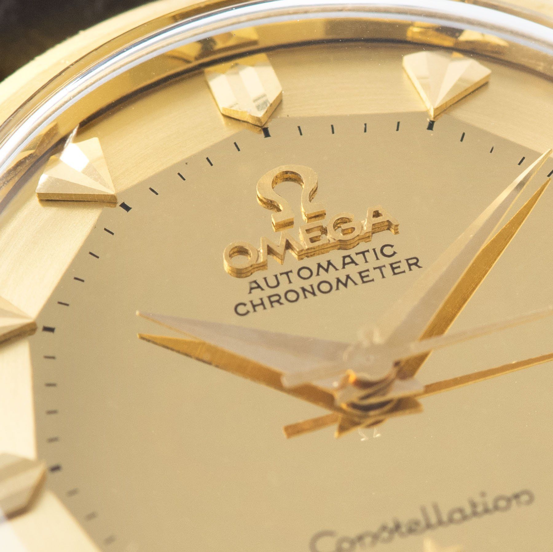 Omega Constellation 18ct Yellow Gold Pie pan dial with arrow head markers