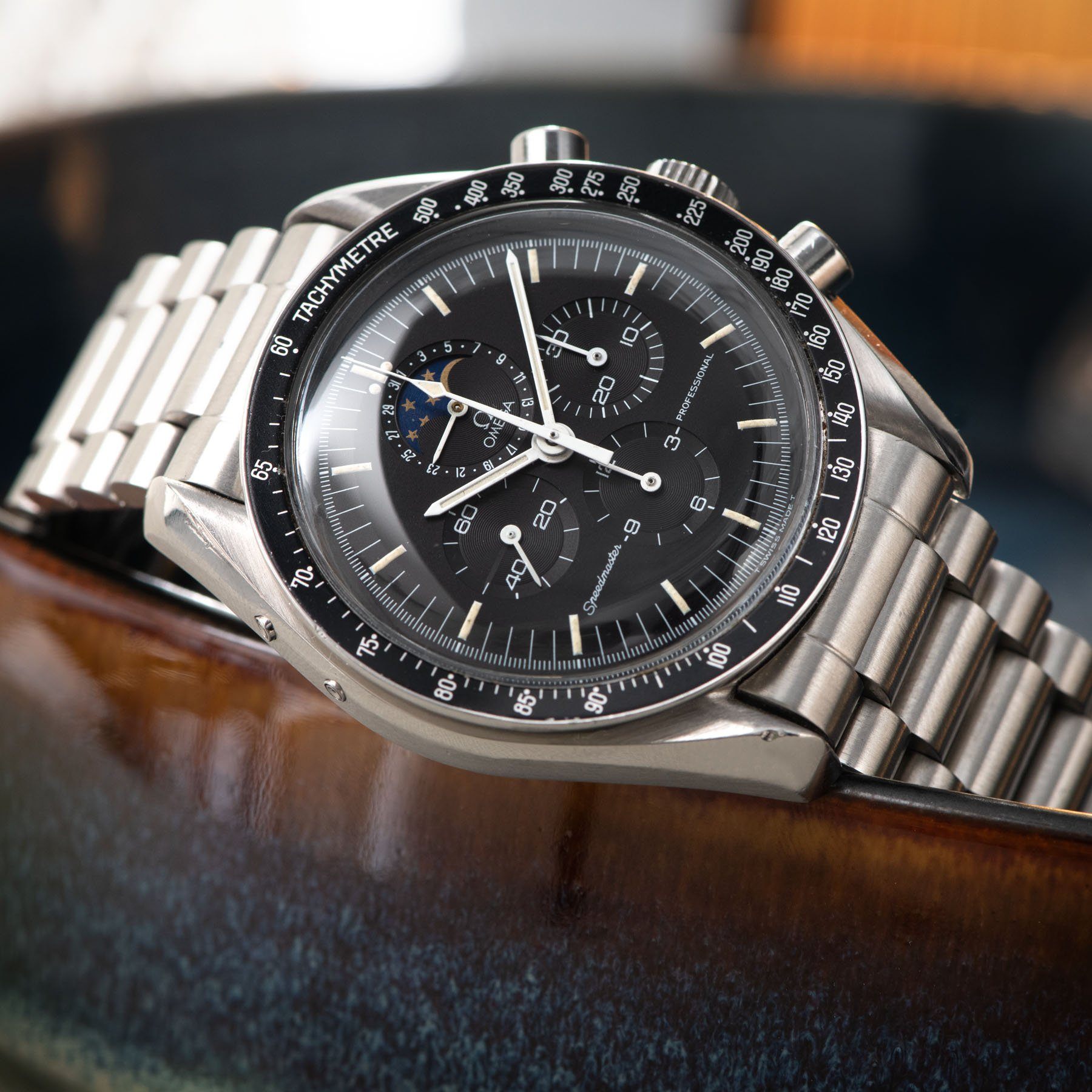 Omega watch moon discount cycle