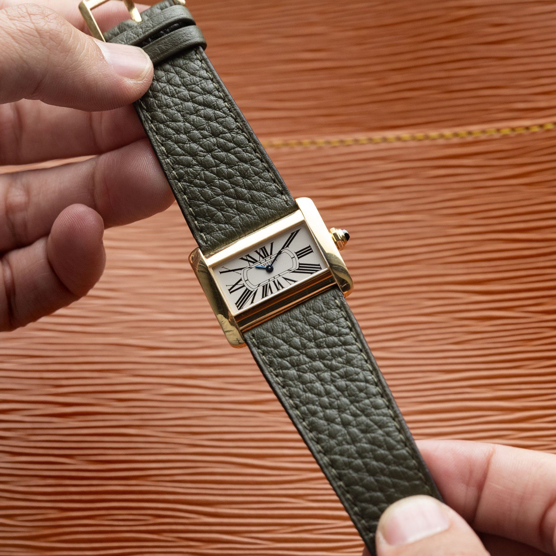 Cartier tank outlet divan