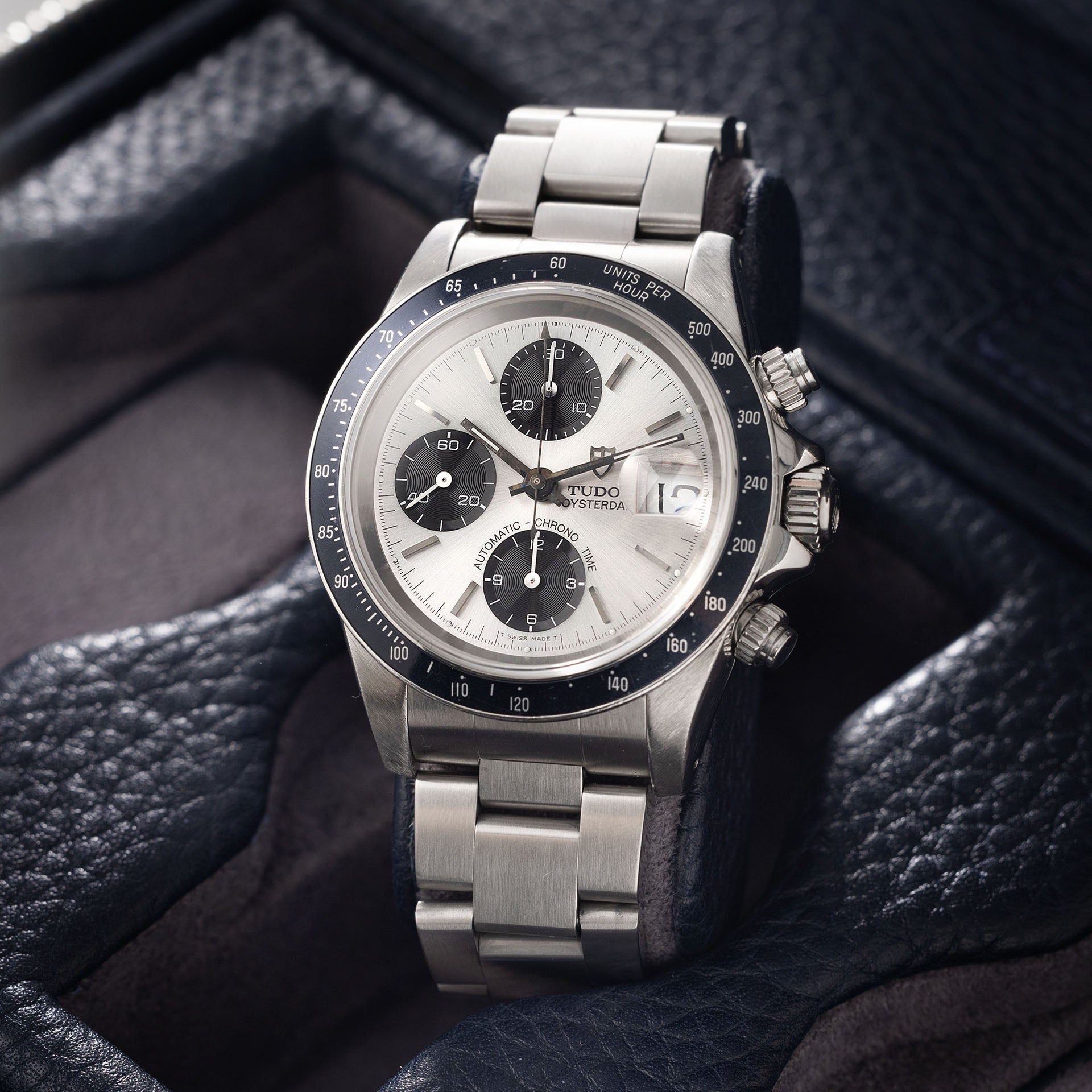 Small chronograph hot sale