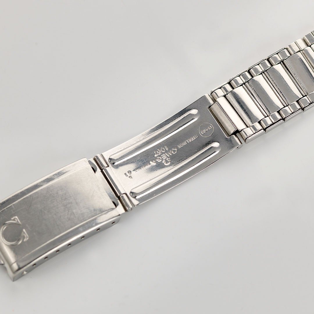 Omega 1067 outlet bracelet