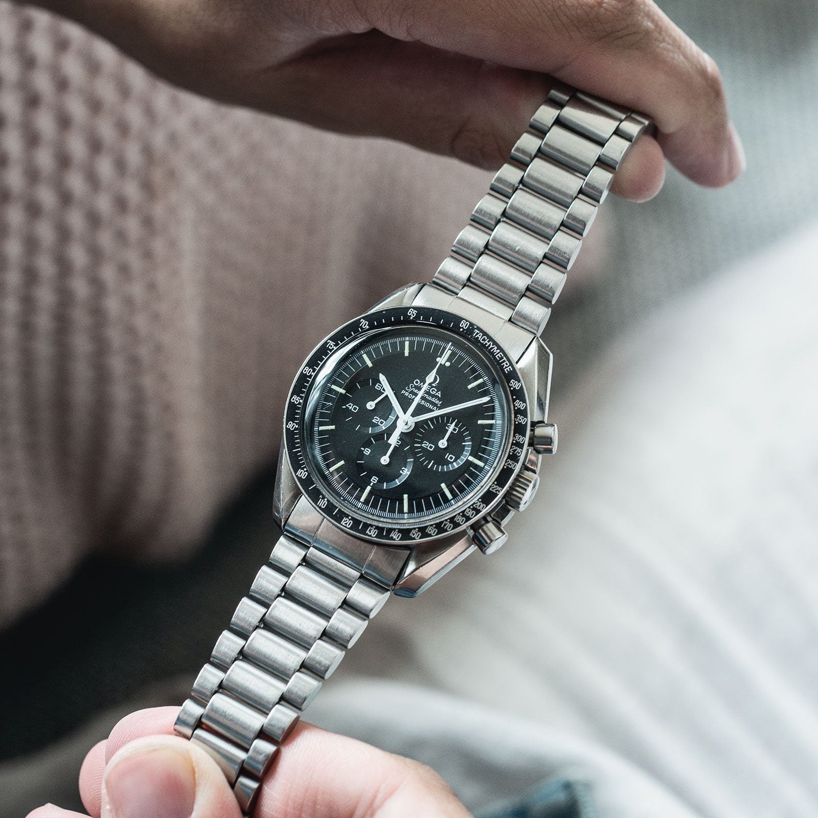 Omega speedmaster straight writing best sale