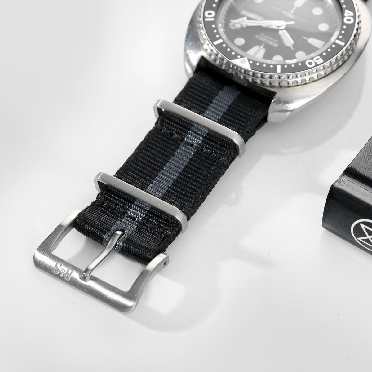 Seiko Deluxe Nylon Nato Watch Strap Black One Stripe Grey