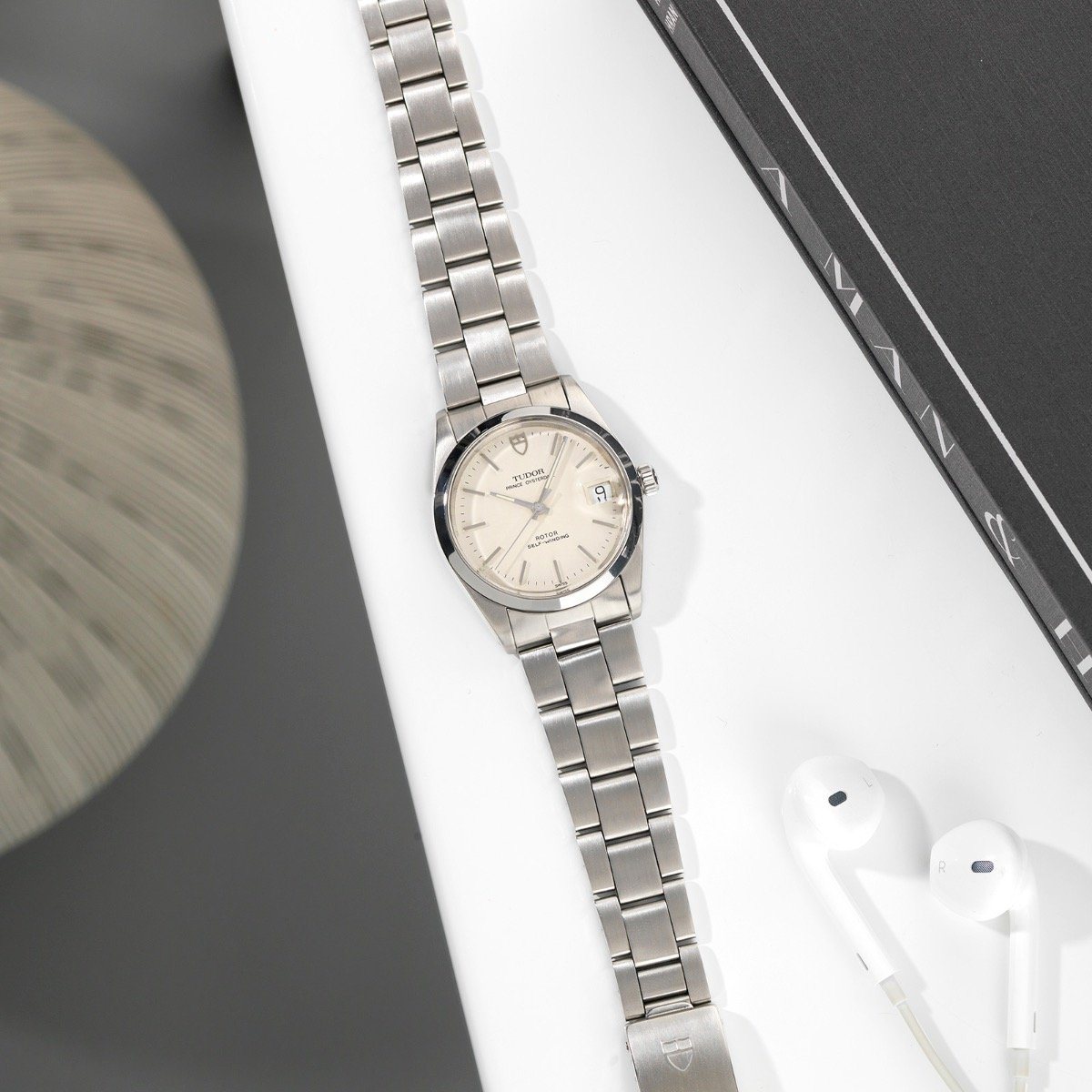 Tudor Oysterdate Off-white Linen Dial Reference 74000n